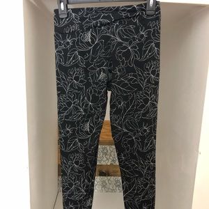 LIKE NEW Peony and Me  floral leggings